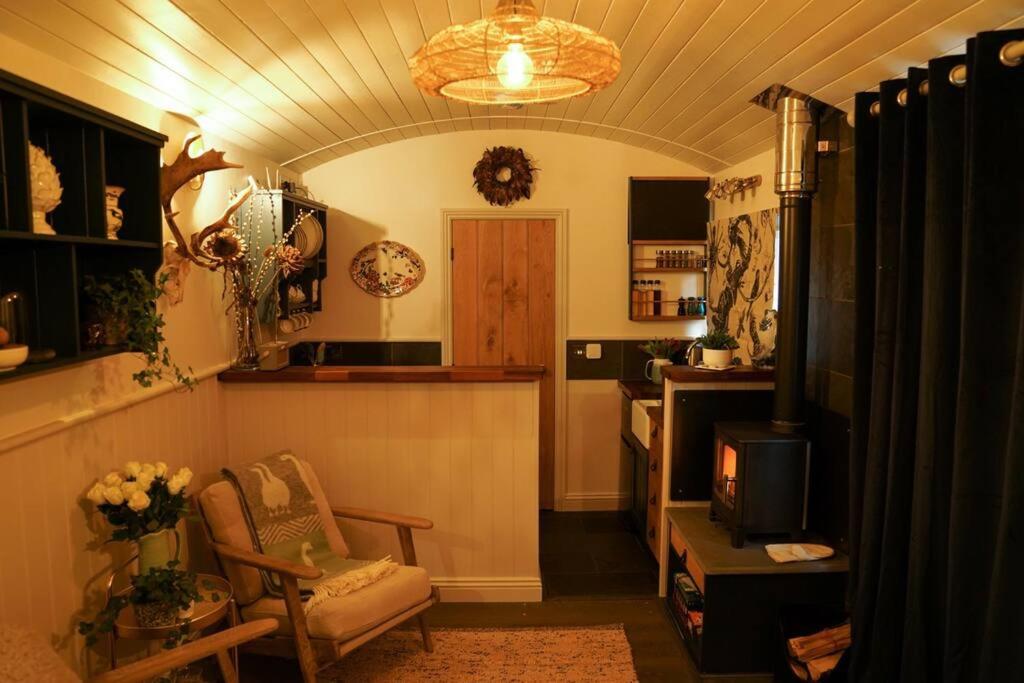 Fotografie z fotogalerie ubytování Shepherds Hut in countryside near Bath and Bristol v destinaci Bristol