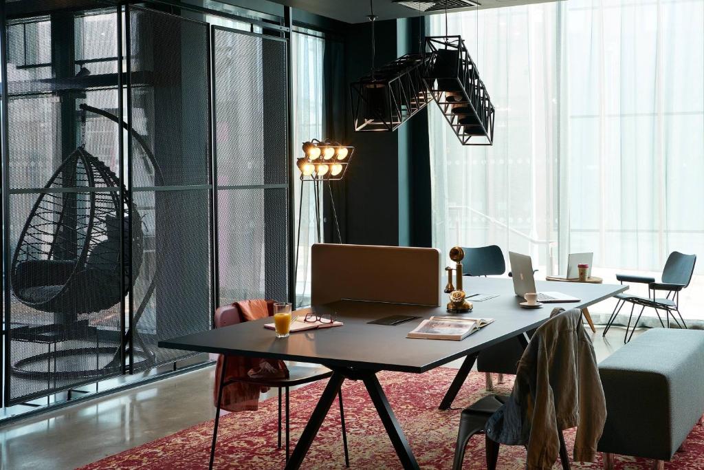 Moxy Chester - Resim 41