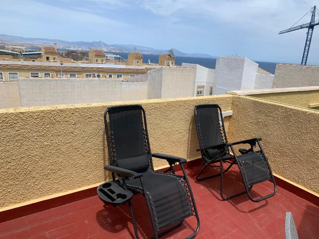 Kép Adosado tranquilo con piscina y vistas al mar szállásáról Puerto Marino városában a galériában