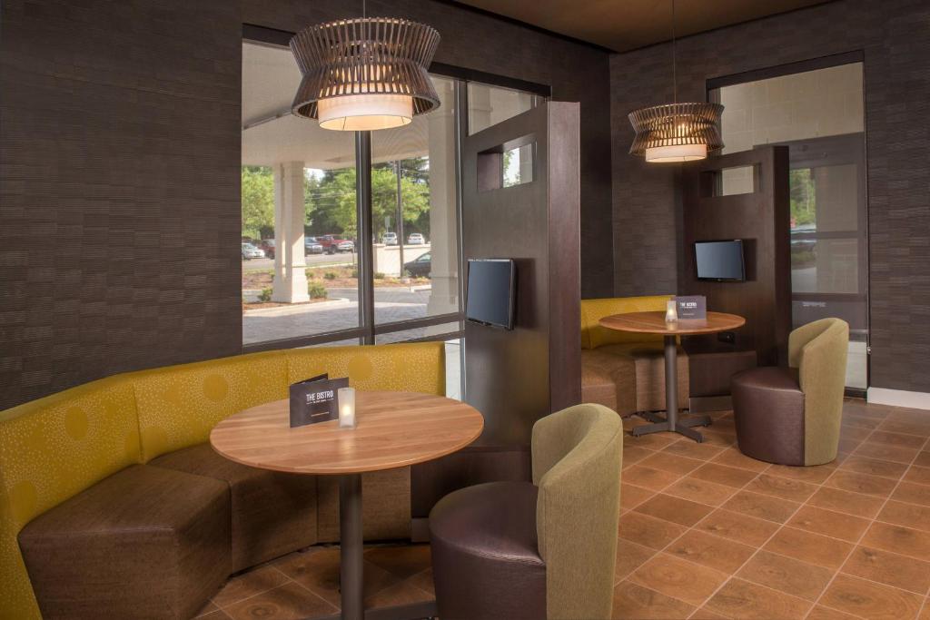 Courtyard by Marriott Hershey Chocolate Avenue photo