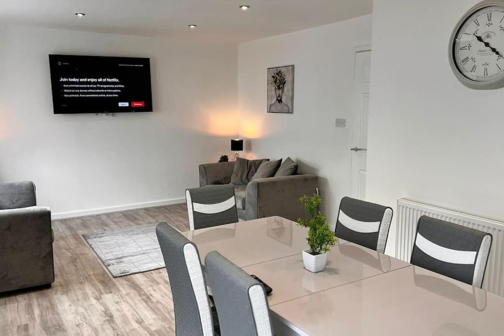 2 Bedroom Penthouse Liverpool, Liverpool (updated prices 2024)