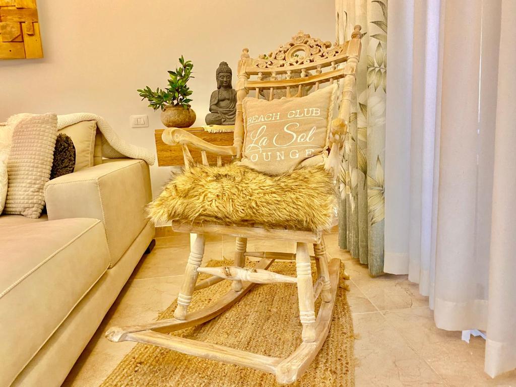 Beach Garden Paradise的休息区