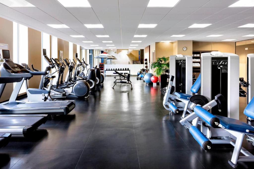 Fitness centrum a/nebo fitness zařízení v ubytování Le Westin Montreal