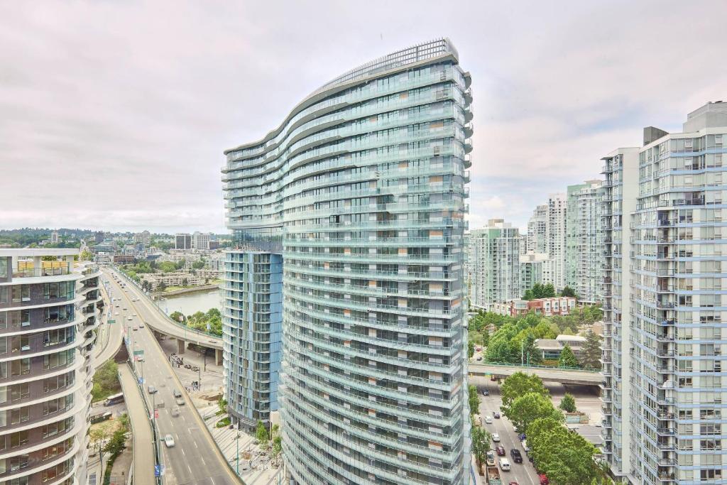 the DOUGLAS, Autograph Collection - Resim 38