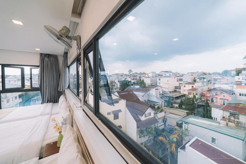 Balkón nebo terasa v ubytování Hạ Na Hotel Đà Lạt