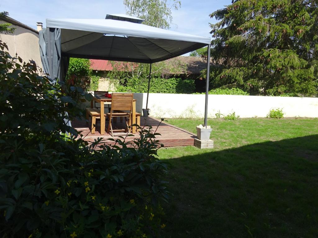 Gîte 10 personnes maison entière - Maison De Trois Chambres