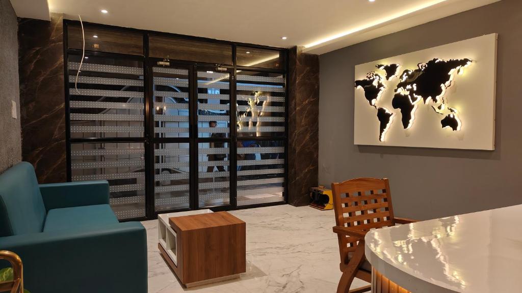 Posezení v ubytování Mount Polaris Suites & Spa