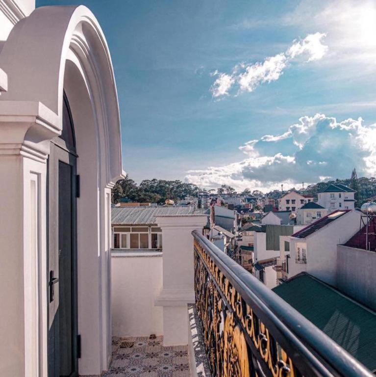 Ban công/sân hiên tại Hạ Na Hotel Đà Lạt