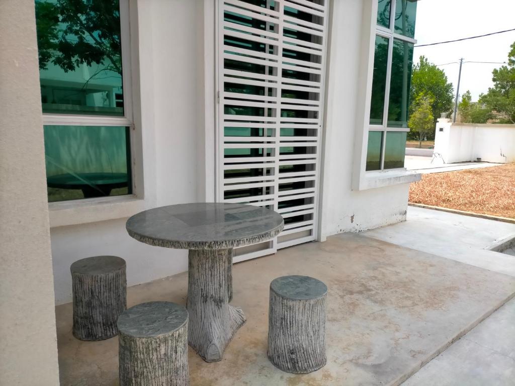 Fotografie z fotogalerie ubytování Homestay 88A Melaka for 9 pax with Private Pool, Smart TV, Netflix and Wifi v destinaci Melaka