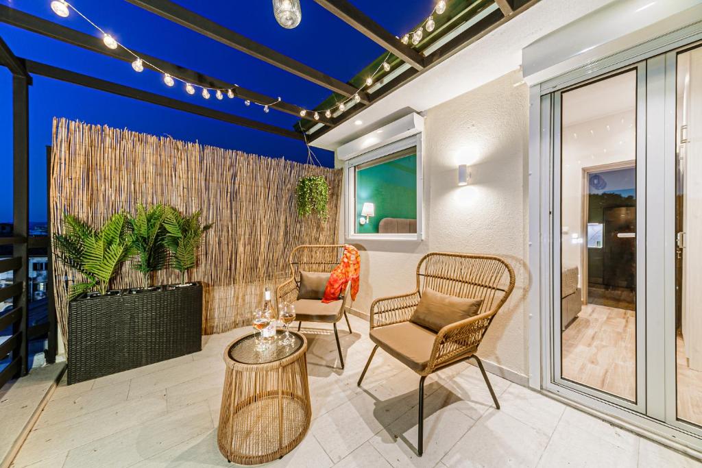 Posezení v ubytování Ionian Citizen Penthouse