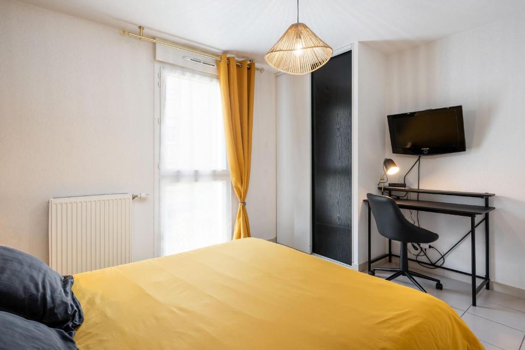 Posteľ alebo postele v izbe v ubytovaní Pure Gold - Casa Vostra - CAUTION 800 EUR & ID requises - Annemasse Proche Chateau Rouge