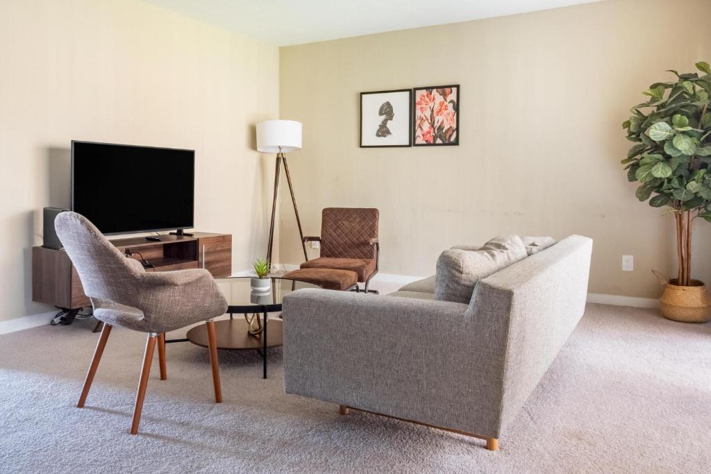 Beautiful 2BR Place in Mountain View, Mountain View Updated 2023 Prices