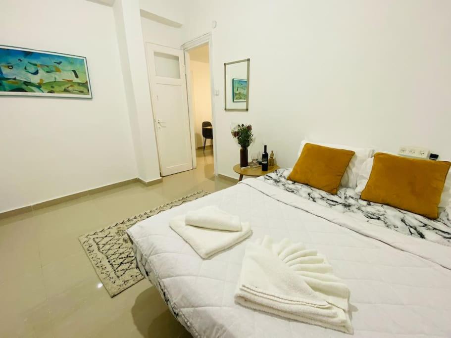 Big apartment in Florentin 5, Tel Aviv (updated prices 2024)