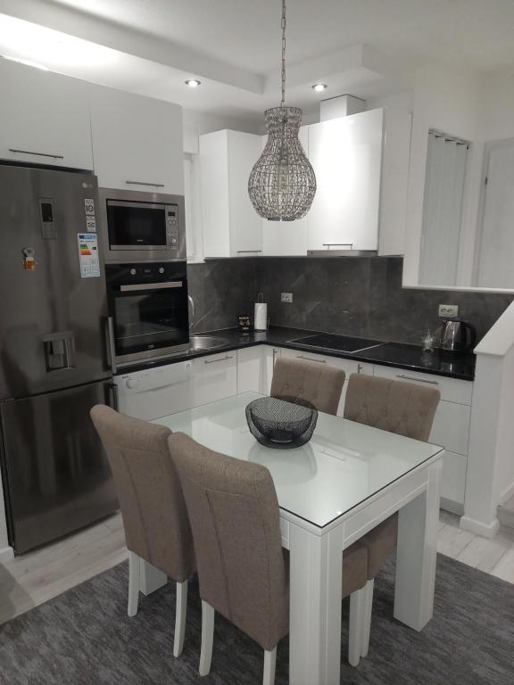 Lux Old Bridge, Mostar (updated prices 2024)