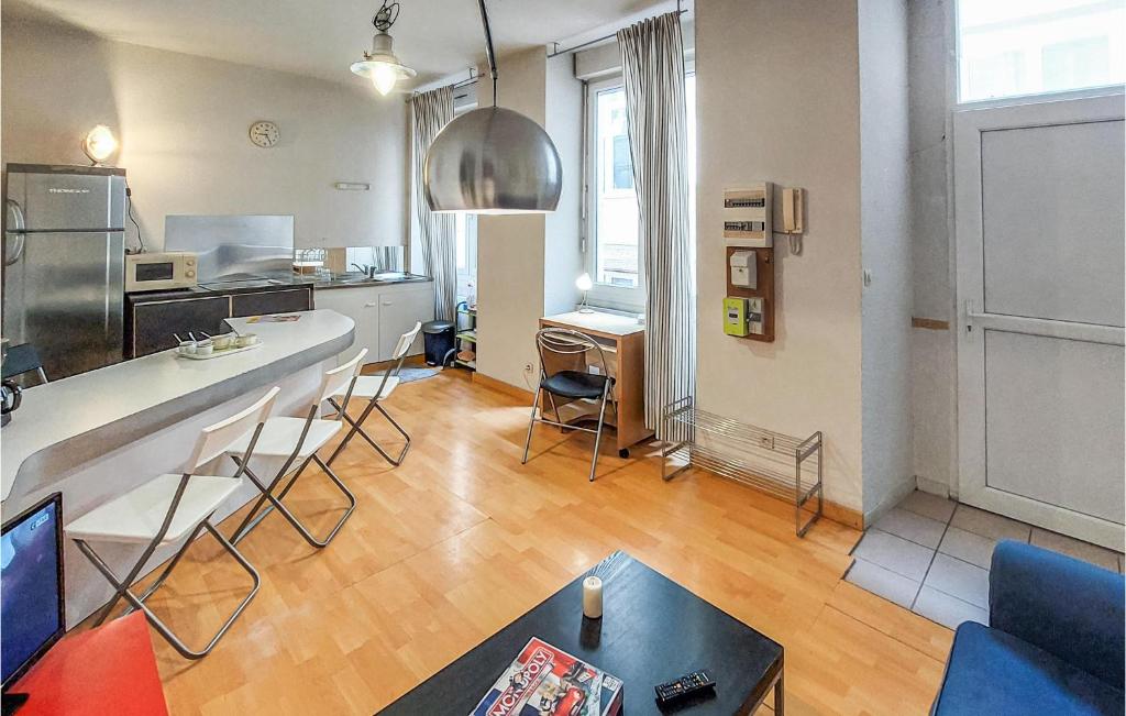 Fotografia z galérie ubytovania 1 Bedroom Lovely Apartment In Saint-Etienne v destinácii Saint-Étienne