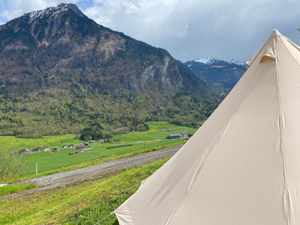 Safari Glamping Tent in Swiss Alps, Ennetmoos – Aktualisierte Preise für  2023