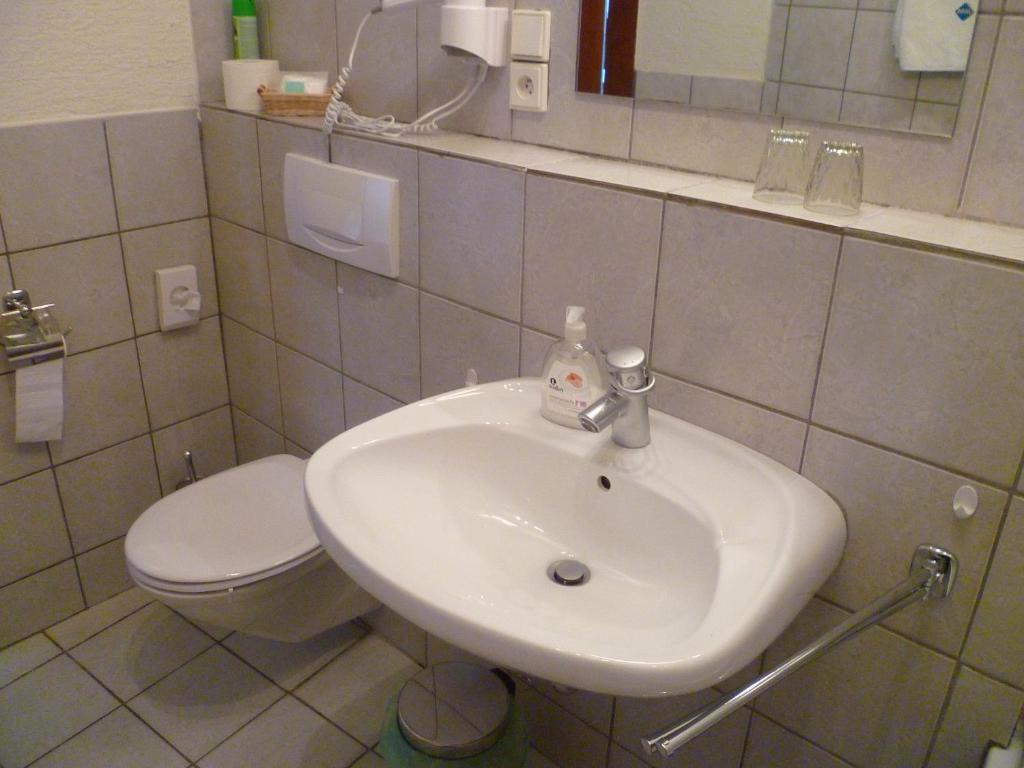 Koupelna v ubytování Hotel Koruna
