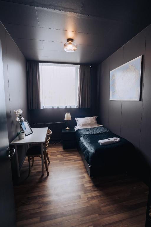 
Single Room with Private Bathroom
