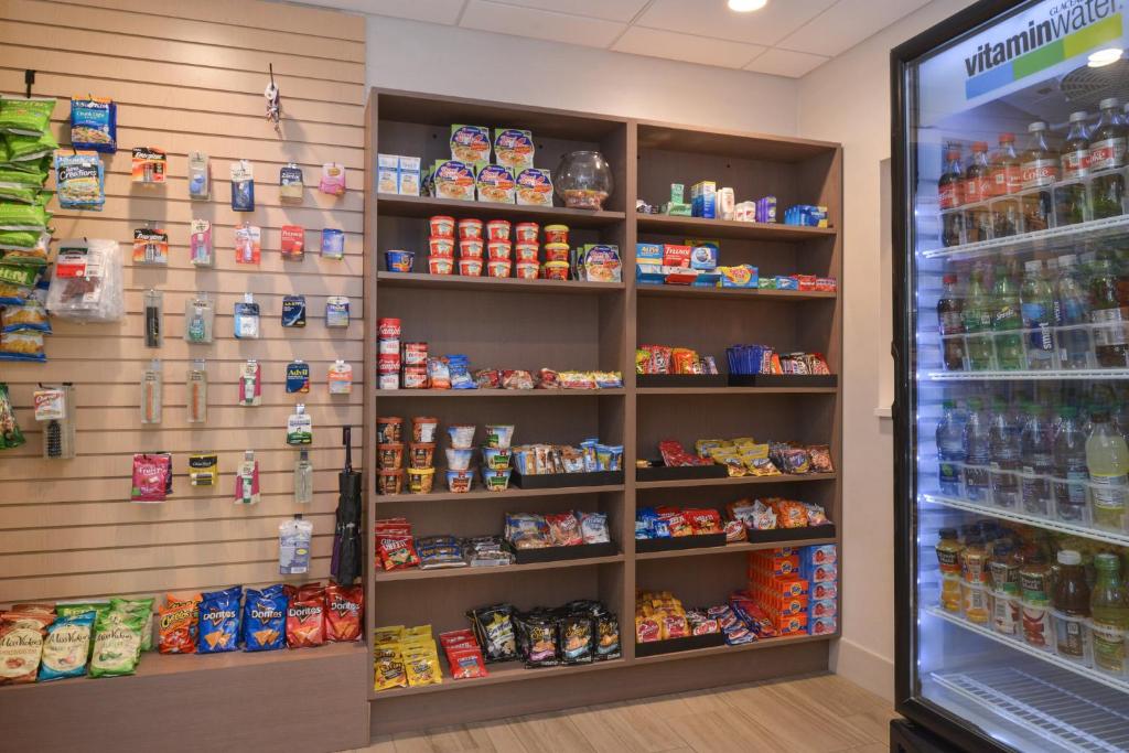 Holiday Inn Express & Suites Indianapolis Dtn-Conv Ctr Area by IHG photo