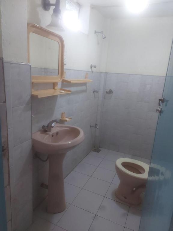 Koupelna v ubytování Hotel Shalini
