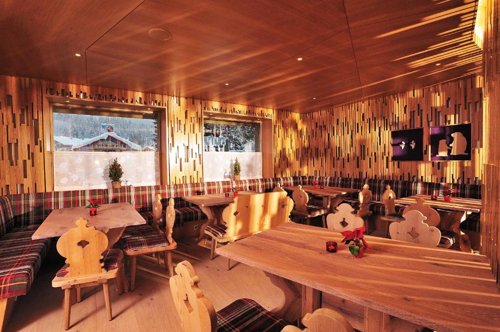 A seating area at Hotel Schartner