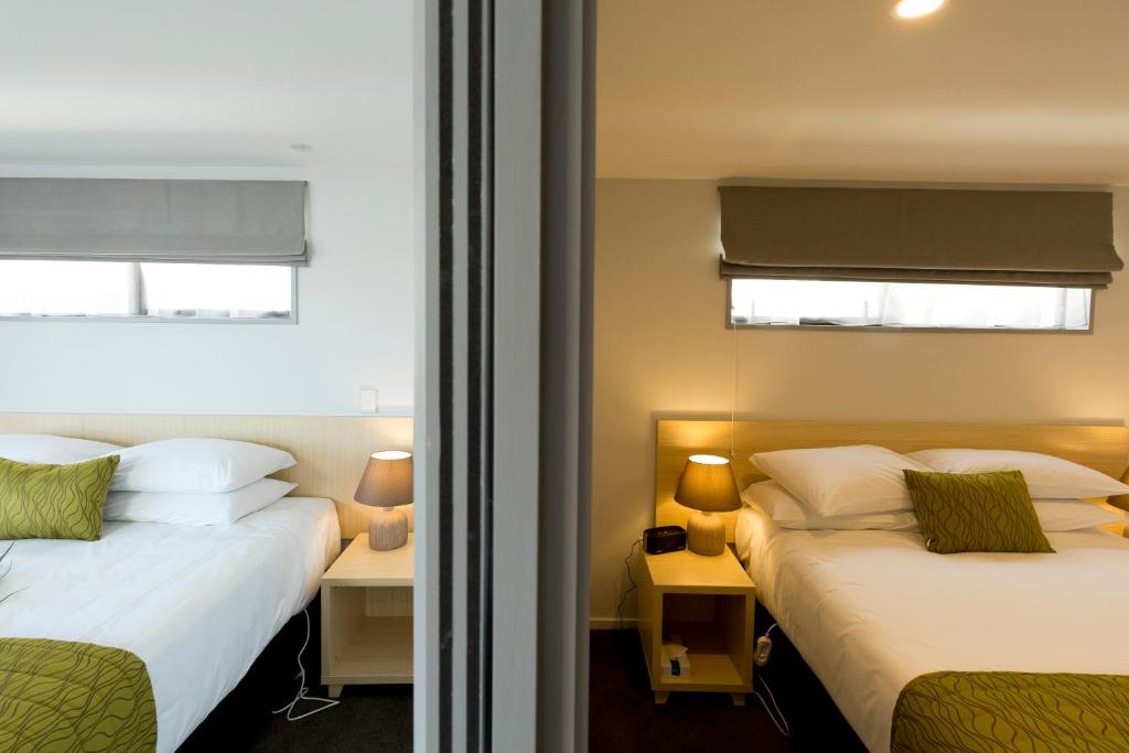 2 on Whiteleigh and 239 on Lincoln Motel - Resim 19