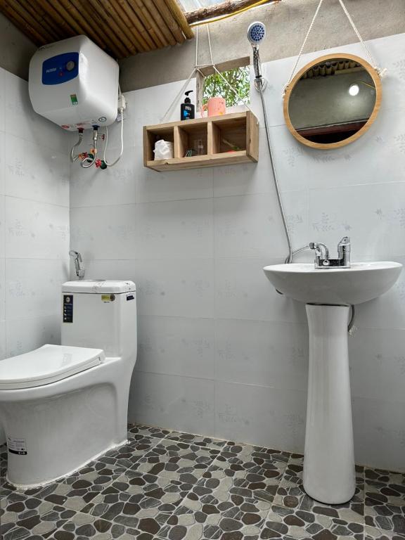 Looc Homestay - Habitación Compartida Mixta