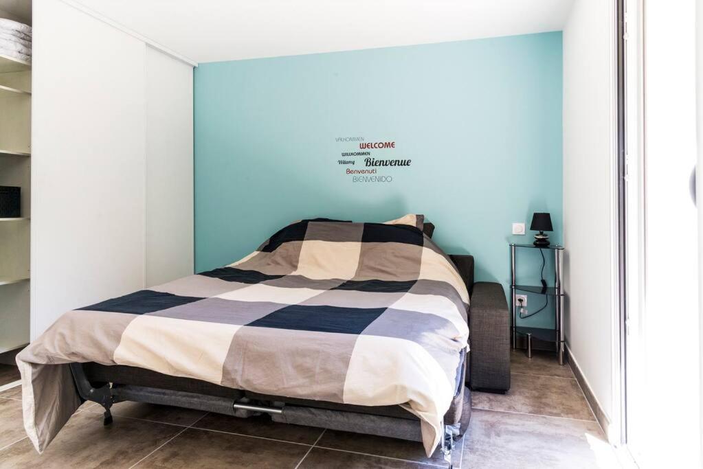 Posteľ alebo postele v izbe v ubytovaní Studio Charmant U Pinu, 2 personnes, 6 Kms de Porto Vecchio