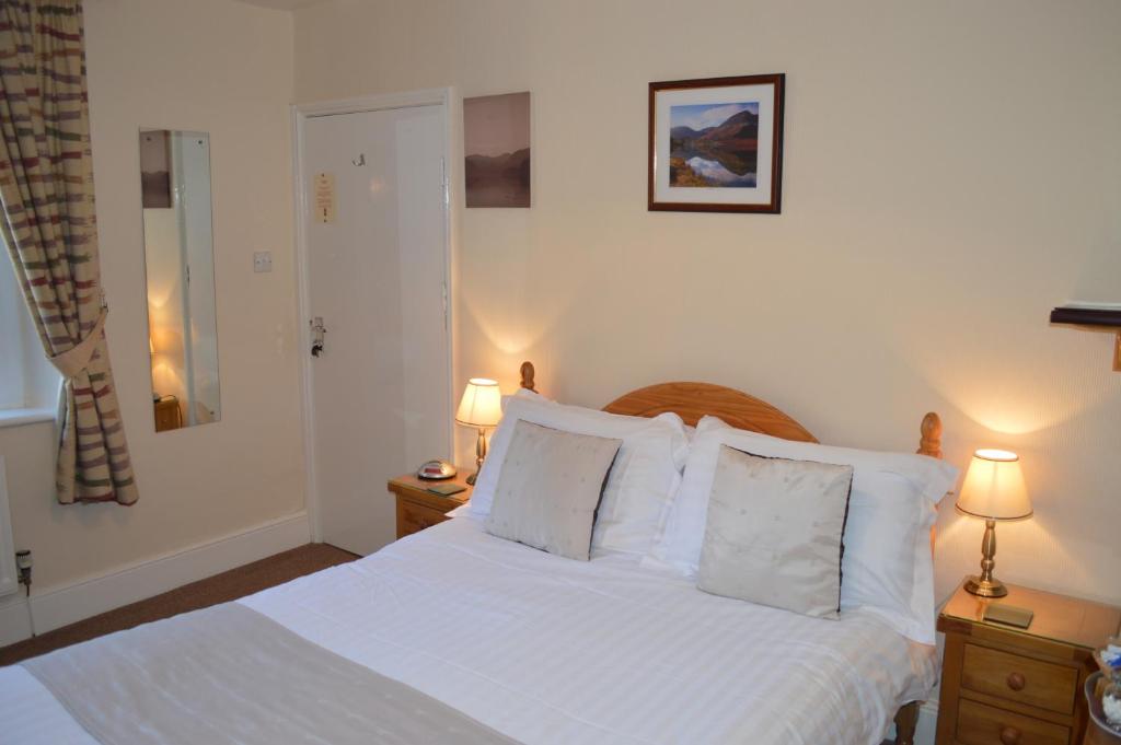Letto o letti in una camera di Beckside Guest House Keswick