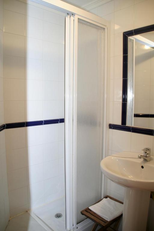 Apartamentos Las Camelias, Soto de Luiña, Spain - Booking.com