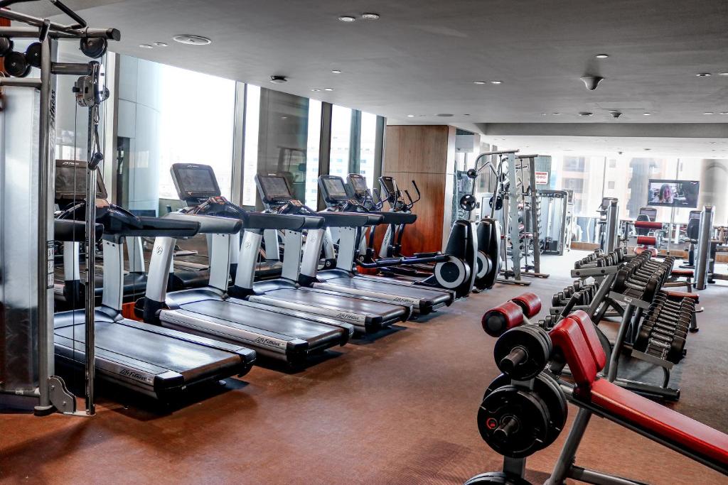 Fitness centrum a/nebo fitness zařízení v ubytování Millennium Plaza Doha