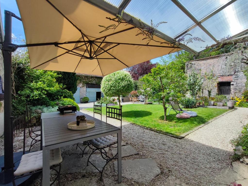 Zahrada ubytování Les Suites - Saulieu