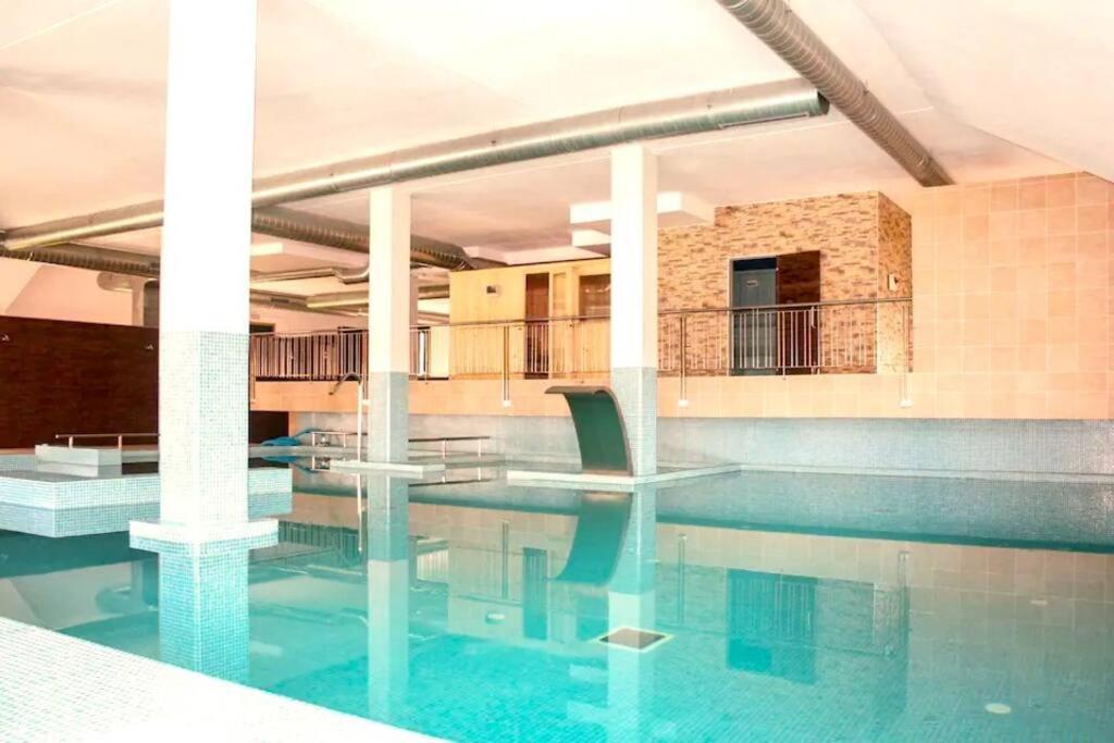 Booking.com: Apartamento PLAYA CATEDRALES CON PISCINA ...