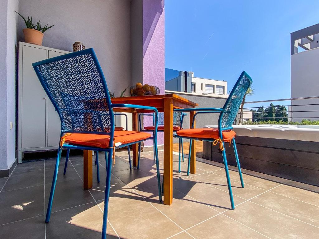 Balkón alebo terasa v ubytovaní AstraMaris Znjan - Deluxe beach suite with hot tub