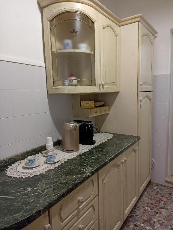 Kuchnia lub aneks kuchenny w obiekcie Alba sul mare