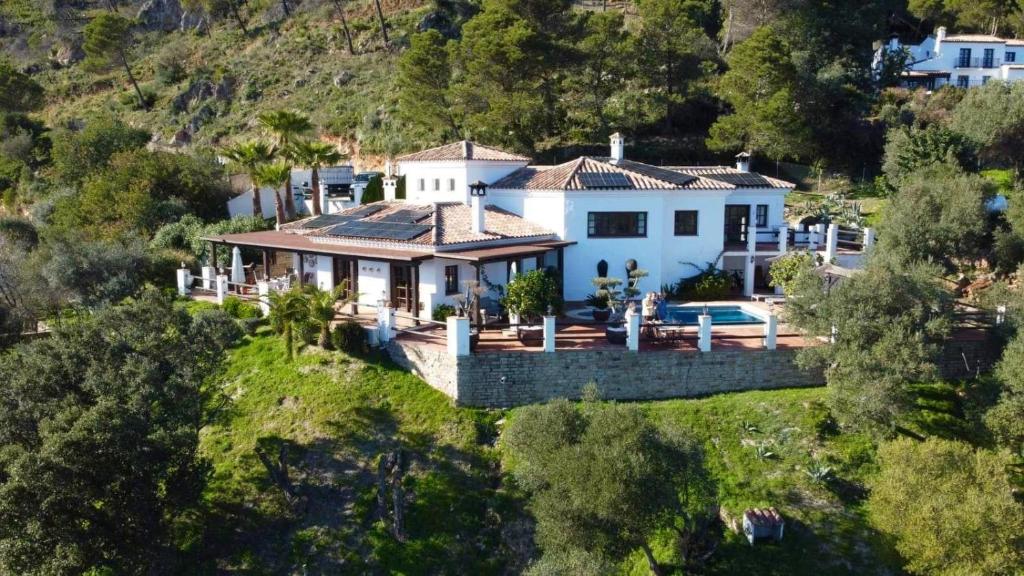 Fotografia z galérie ubytovania Private villa with pool and amazing views v destinácii Casares