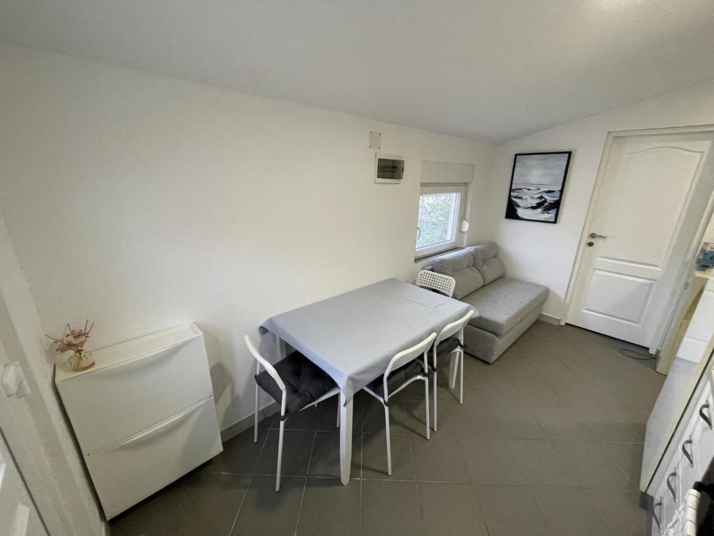Fotografie z fotogalerie ubytování Apartment in Vir with balcony, air conditioning, WiFi, washing machine 4762-1 v destinaci Vir