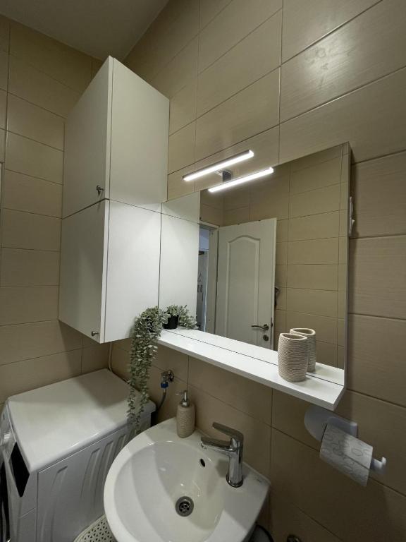 Koupelna v ubytování Apartment in Vir with balcony, air conditioning, WiFi, washing machine 4762-1