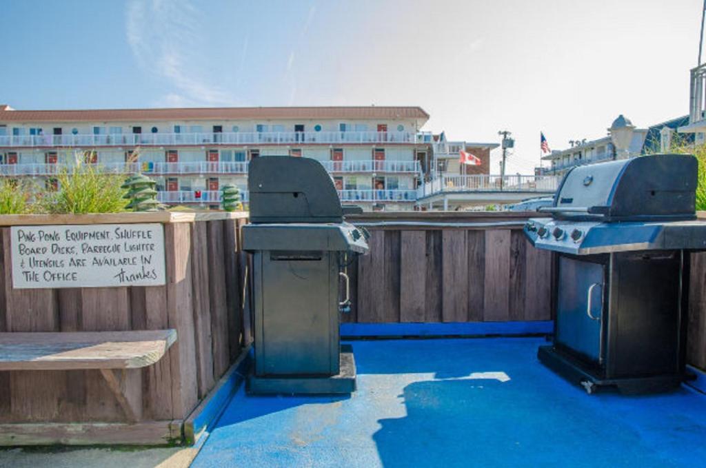 Večerní zábavní program pro hosty v ubytování Tangiers Resort Motel