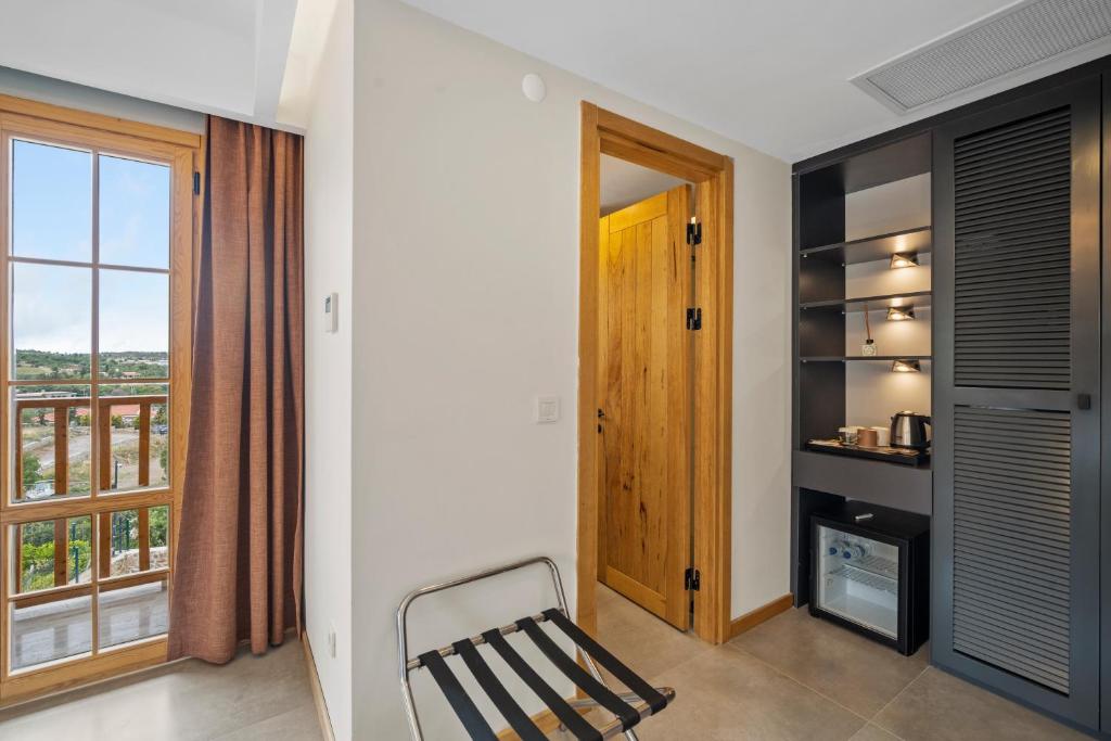 Kuchyň nebo kuchyňský kout v ubytování ZEYT INN HOTEL