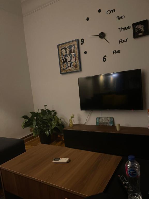 A television and/or entertainment centre at Nile view