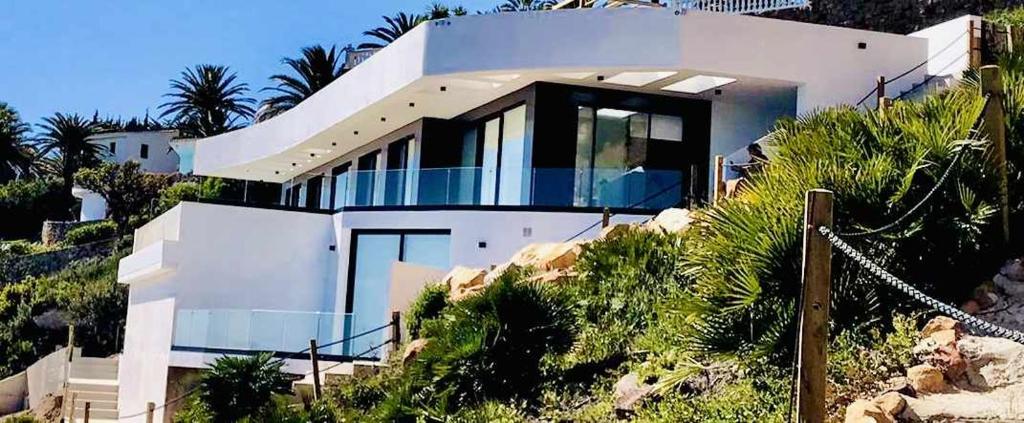 a house on top of a hill at Villa El Buzo in Zahara de los Atunes
