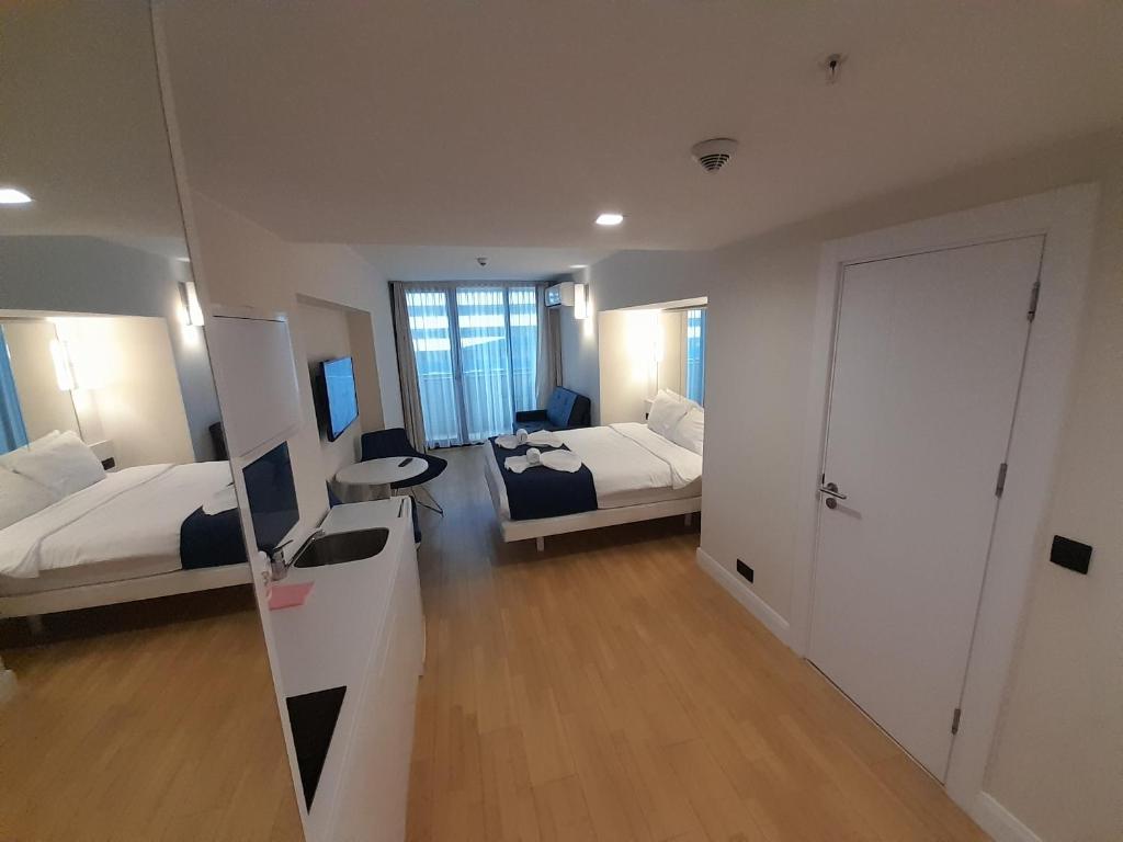 Smart Aparthotel Orbi City