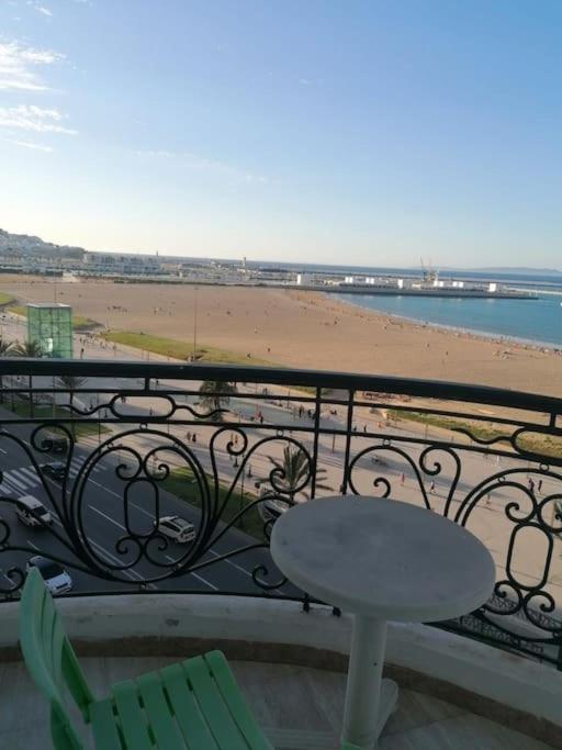 Appartement vue sur mer en face de la corniche de Tanger