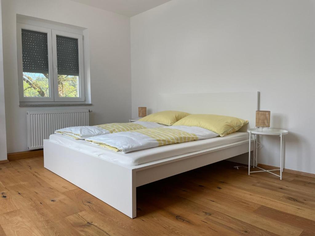 Postel nebo postele na pokoji v ubytování Ferienwohnung Igerc