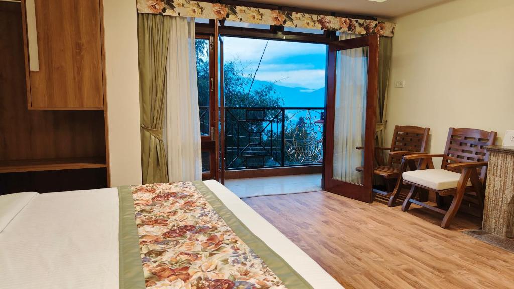 Postel nebo postele na pokoji v ubytování Mount Polaris Suites & Spa