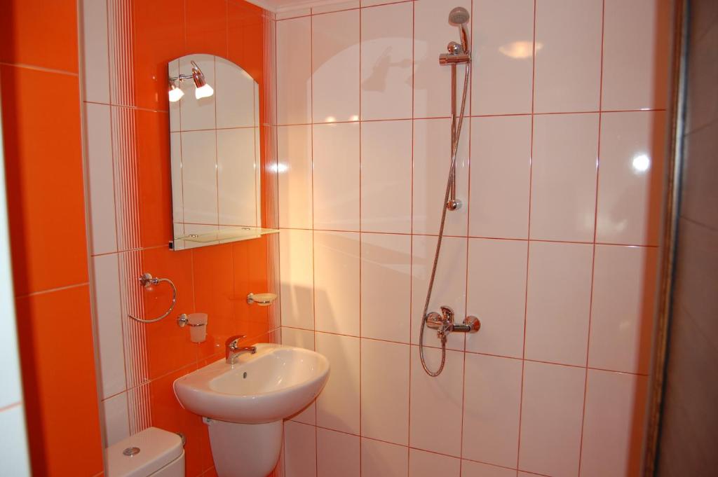 A bathroom at Guest House Savina