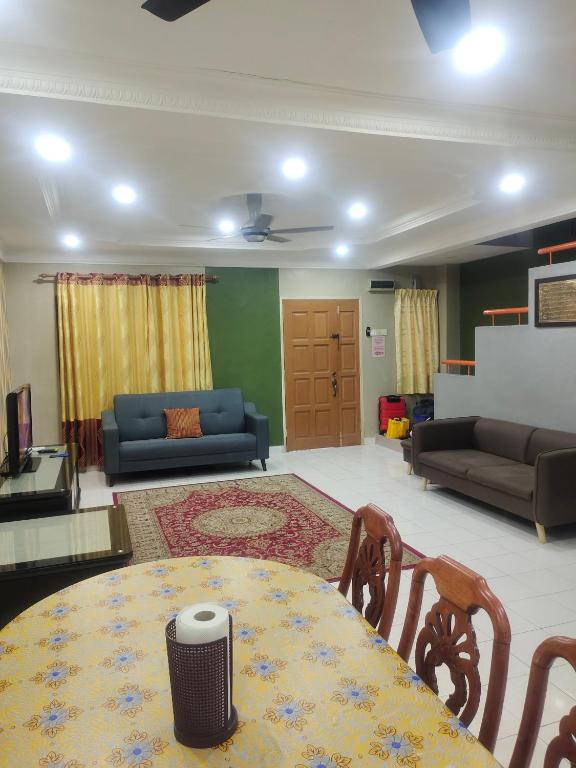 Posezení v ubytování Homestay Cikgu Zedi Hulu Langat