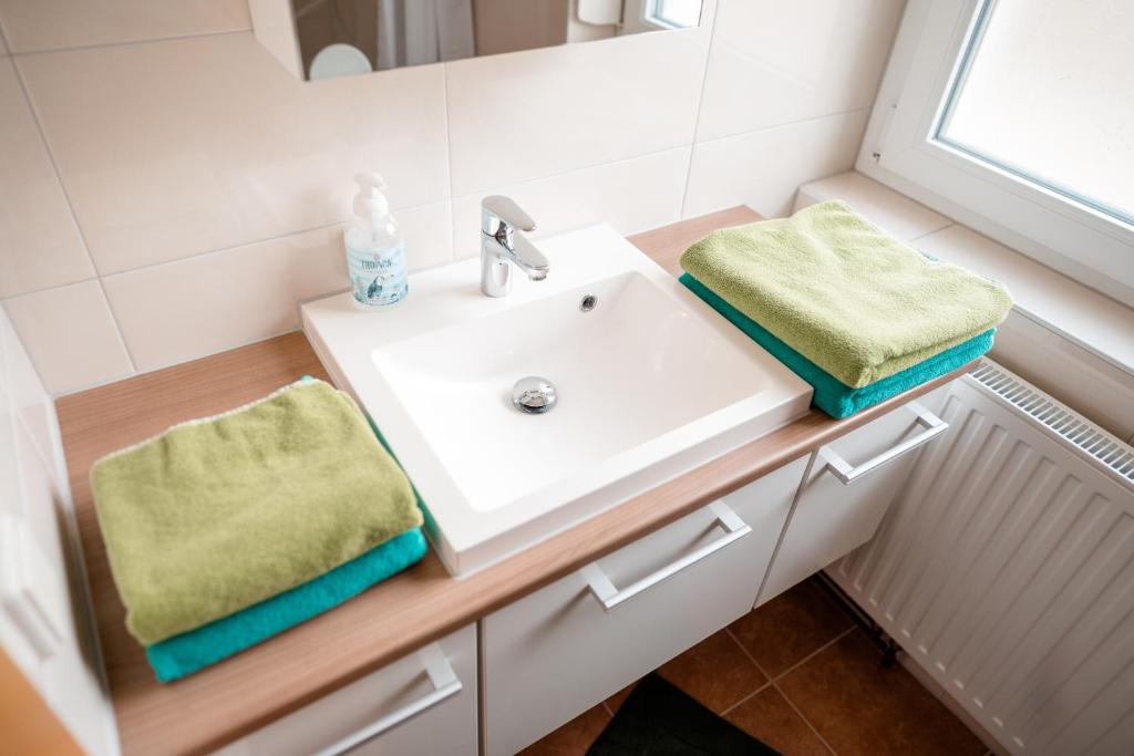 Foto dalla galleria di Urlaub für Mensch und Tier - Appartements Pirkhof a Pörtschach am Wörthersee