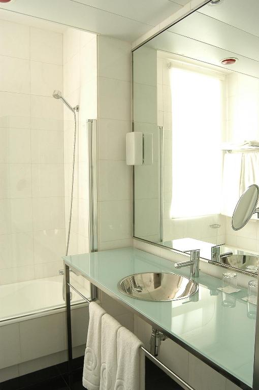 Quatro Puerta del Sol, Madrid – Updated 2022 Prices